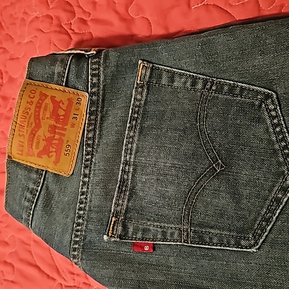 Levis - Picture 2 of 3